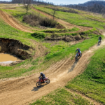Dobogós helyről várják a szandaváraljai idényzárót a váci Laller Racing motorosai Videk-dombjain-kanyargo-motocrosspalya